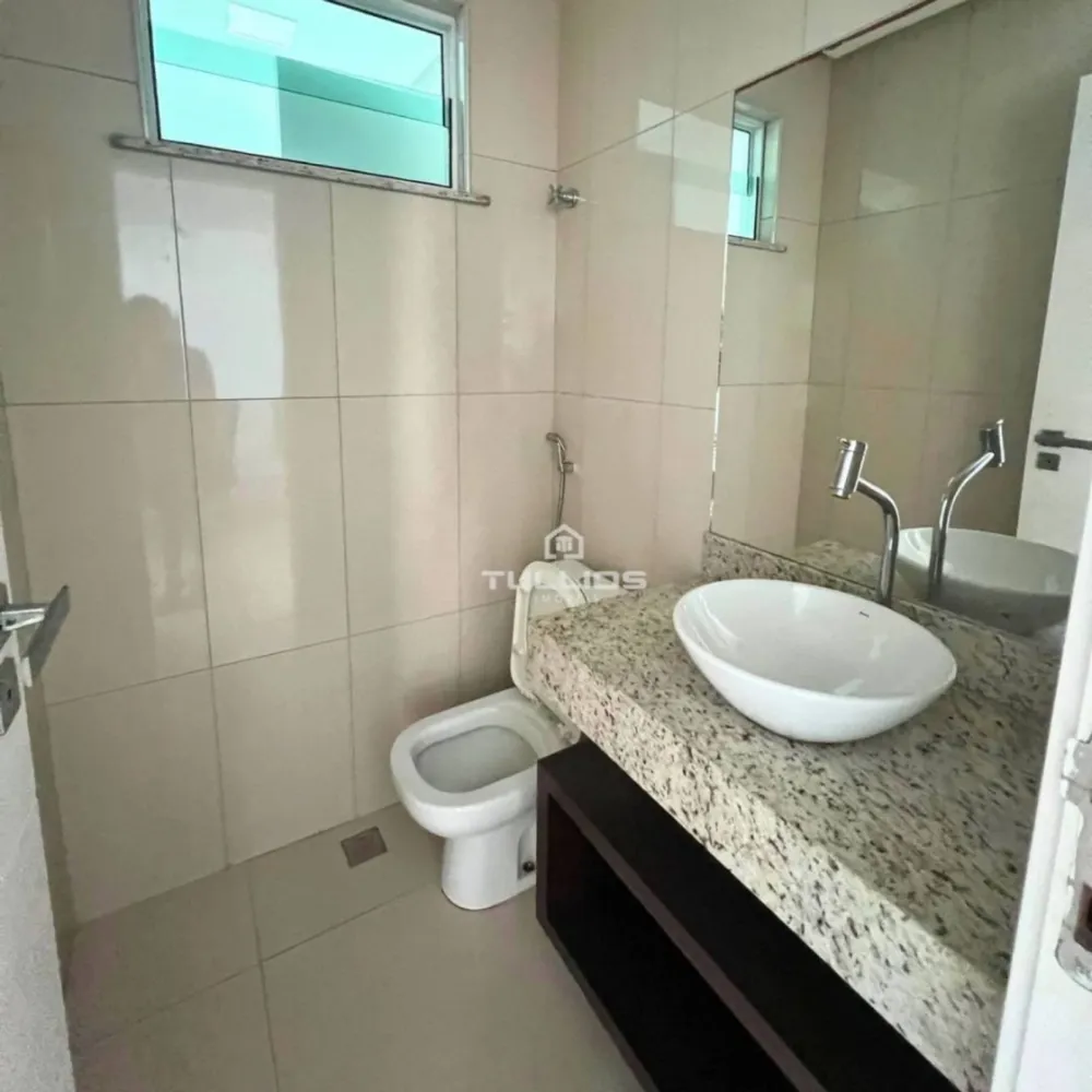 Apartamento no condomínio Ecolagune
