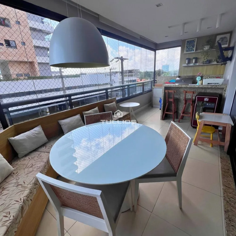 Apartamento à Venda na Península – Elegância e Vista Mar