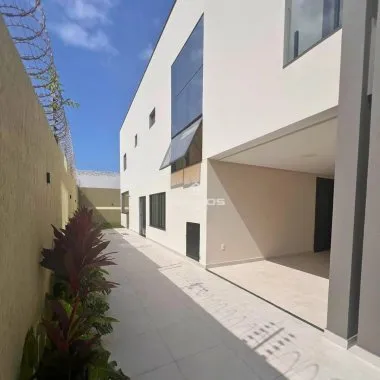 Casa duplex à venda no Araçagy – Próximo à Praia do Meio! 🌊