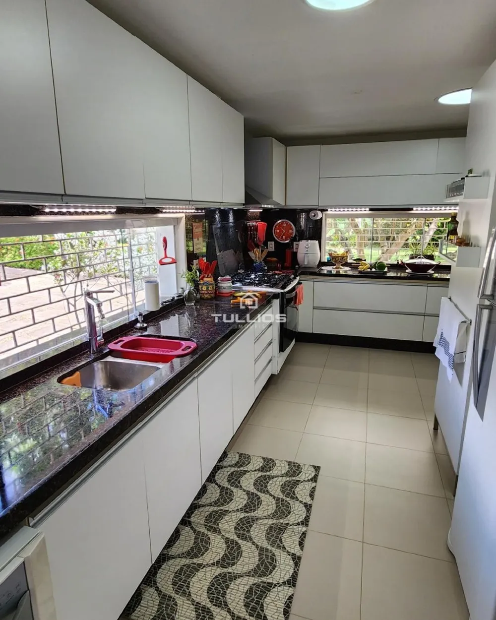 Belíssima Casa com Vista Mar à Venda no Olho D’Água!