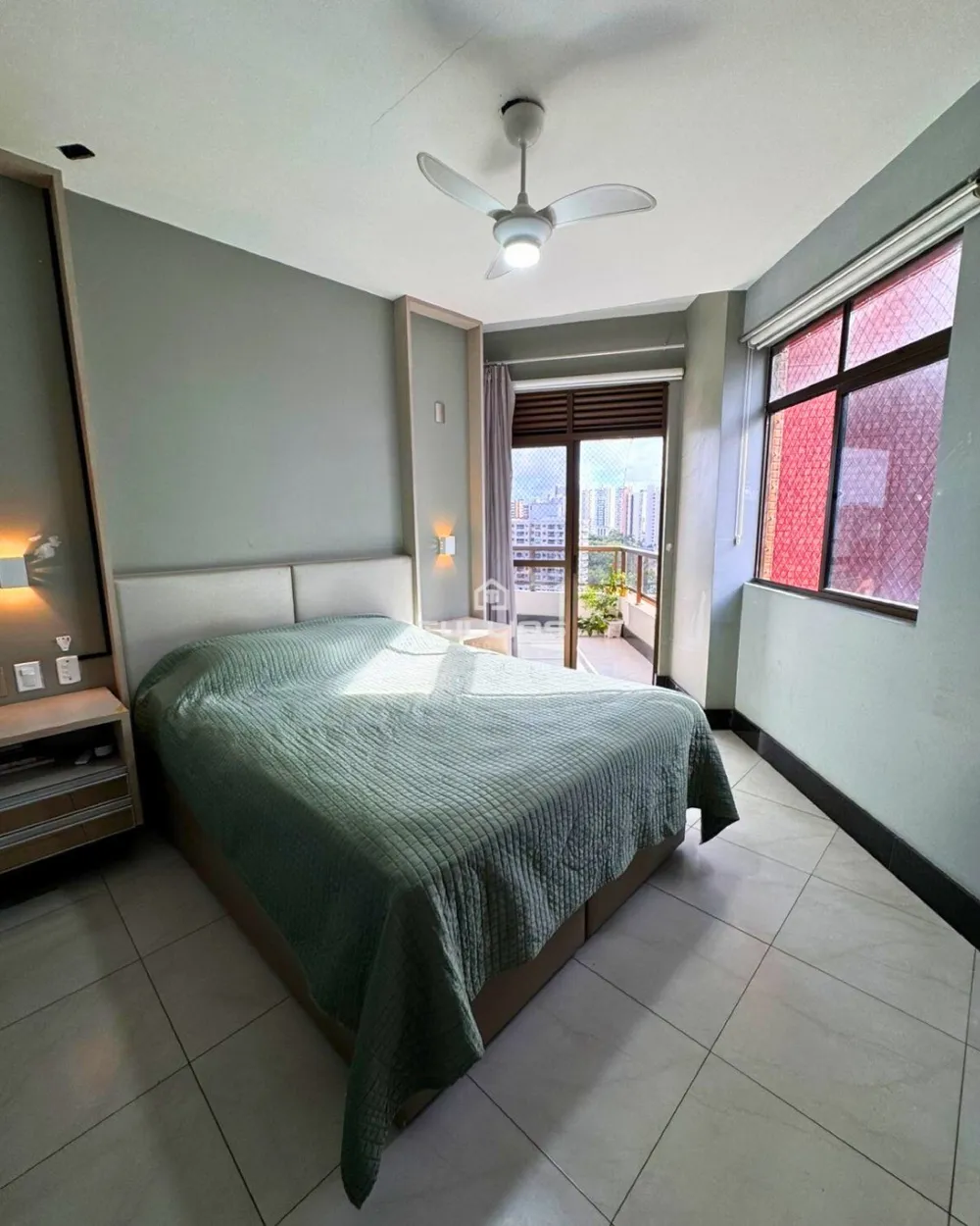 Exclusividade, espaço e vista mar – apartamento à venda no Renascença