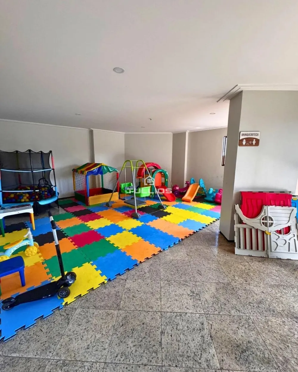 Exclusividade, espaço e vista mar – apartamento à venda no Renascença