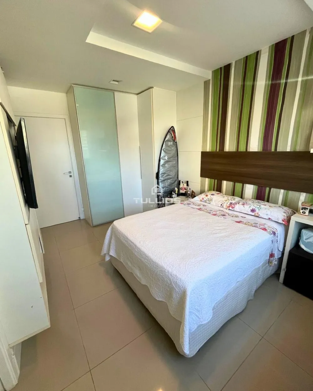 Apartamento à venda na Península – Alto padrão, vista mar e porteira fechada.