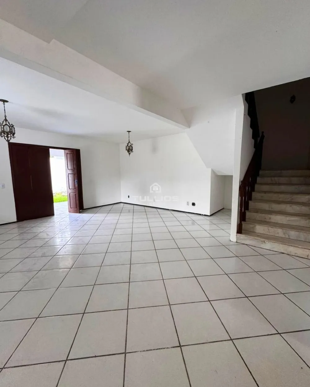 Casa duplex à venda no Olho D’Água – Ampla, funcional e com lazer completo!