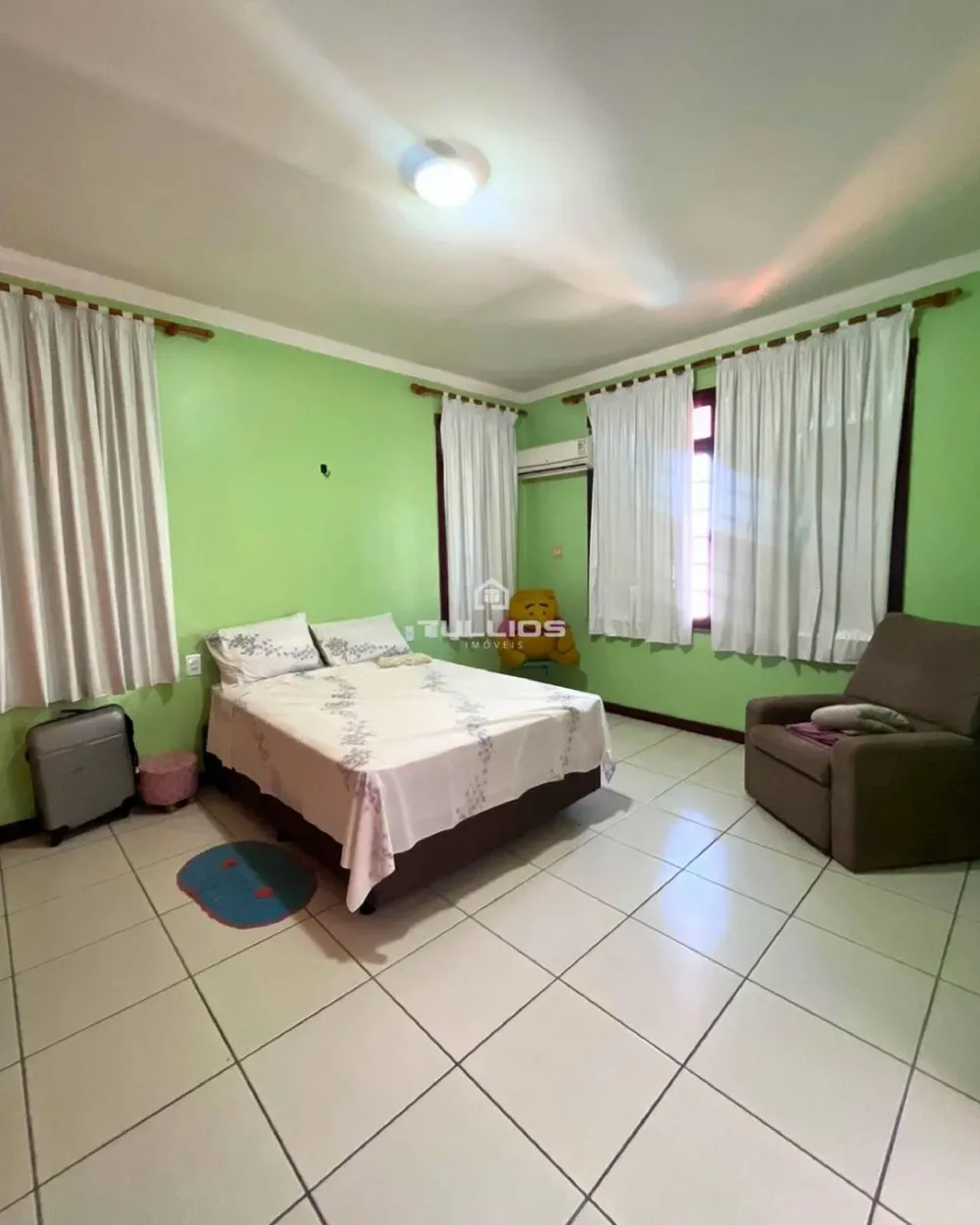 Casa de Alto Padrão para Locação – Calhau