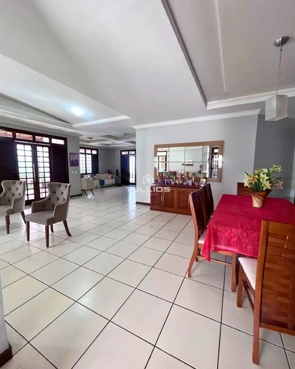 Casa de Alto Padrão para Locação – Calhau