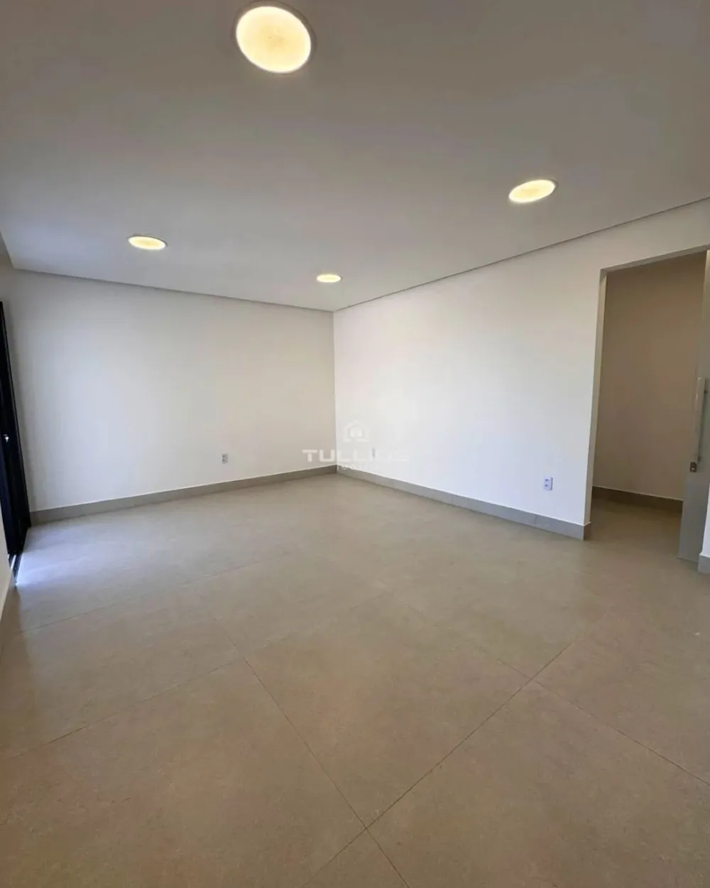 Casa Nova à Venda – Alphaville