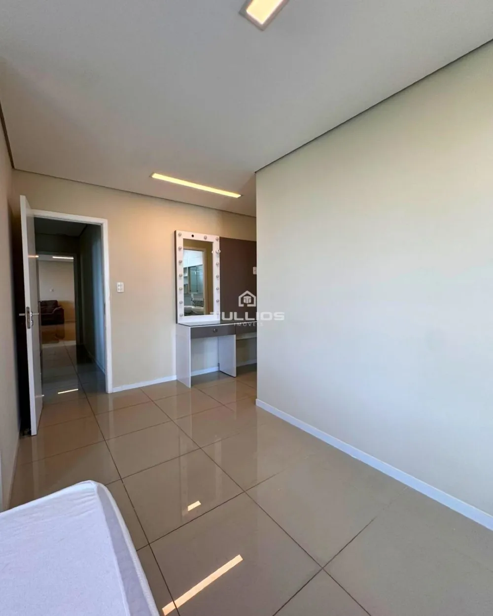 APARTAMENTO À VENDA NO RENASCENÇA – FRENTE MAR