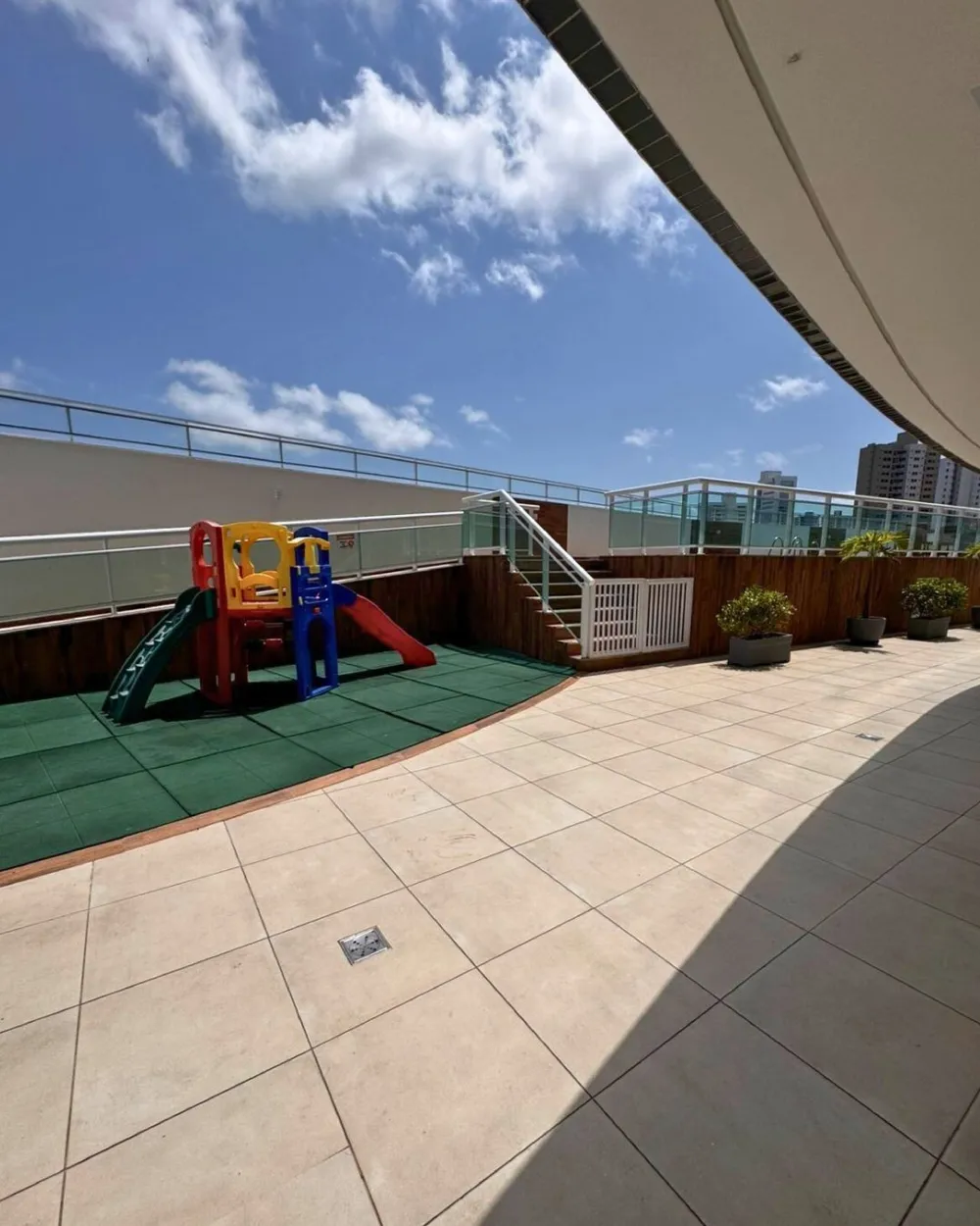 RENASCENÇA – APARTAMENTO EXCLUSIVO COM VISTA MAR ✨