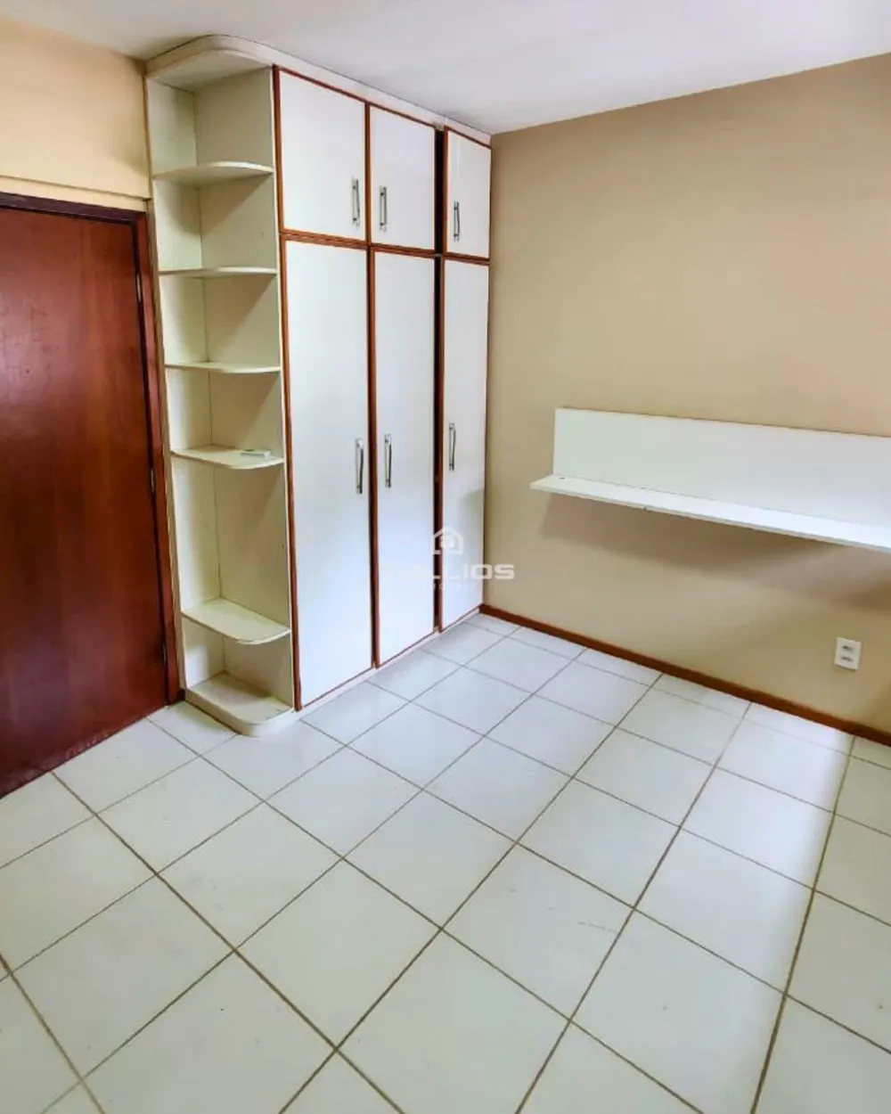 EXCELENTE APARTAMENTO À VENDA NA PENÍNSULA