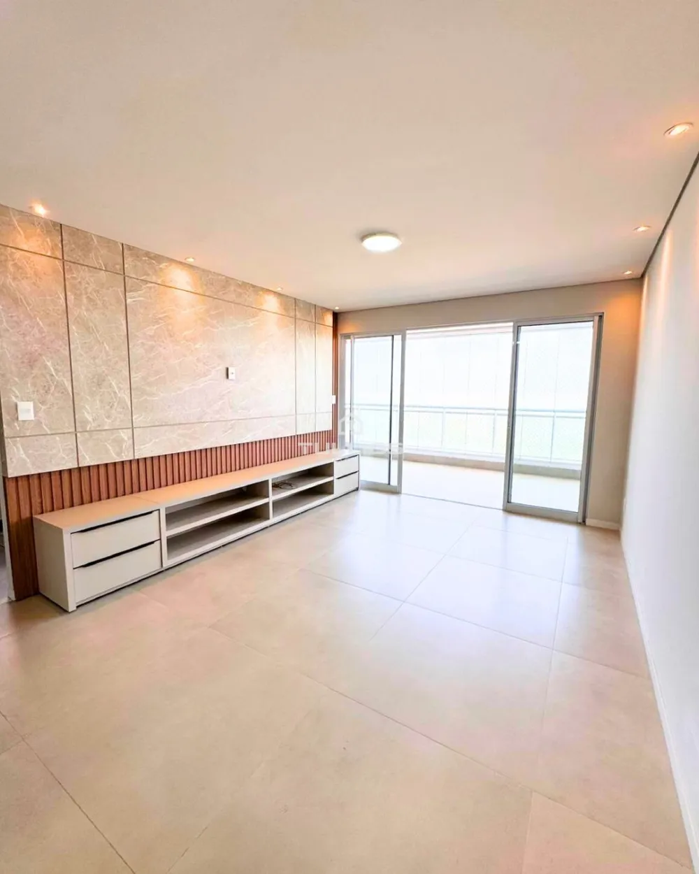 Apartamento para Locação – Ponta D’Areia
