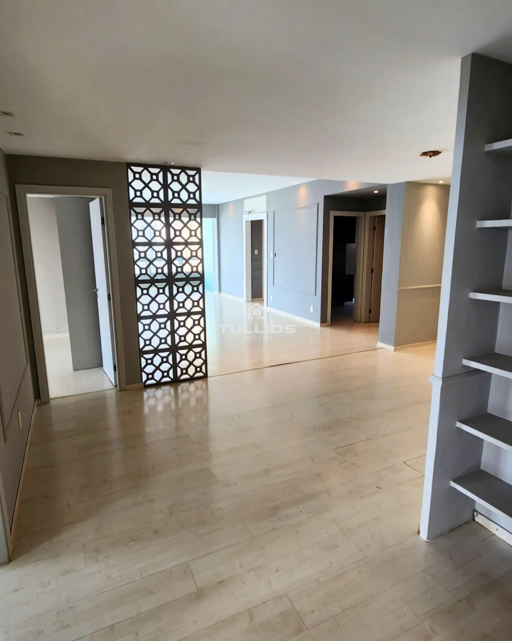 Apartamento de Alto Padrão com Vista Eterna para o Mar – Península