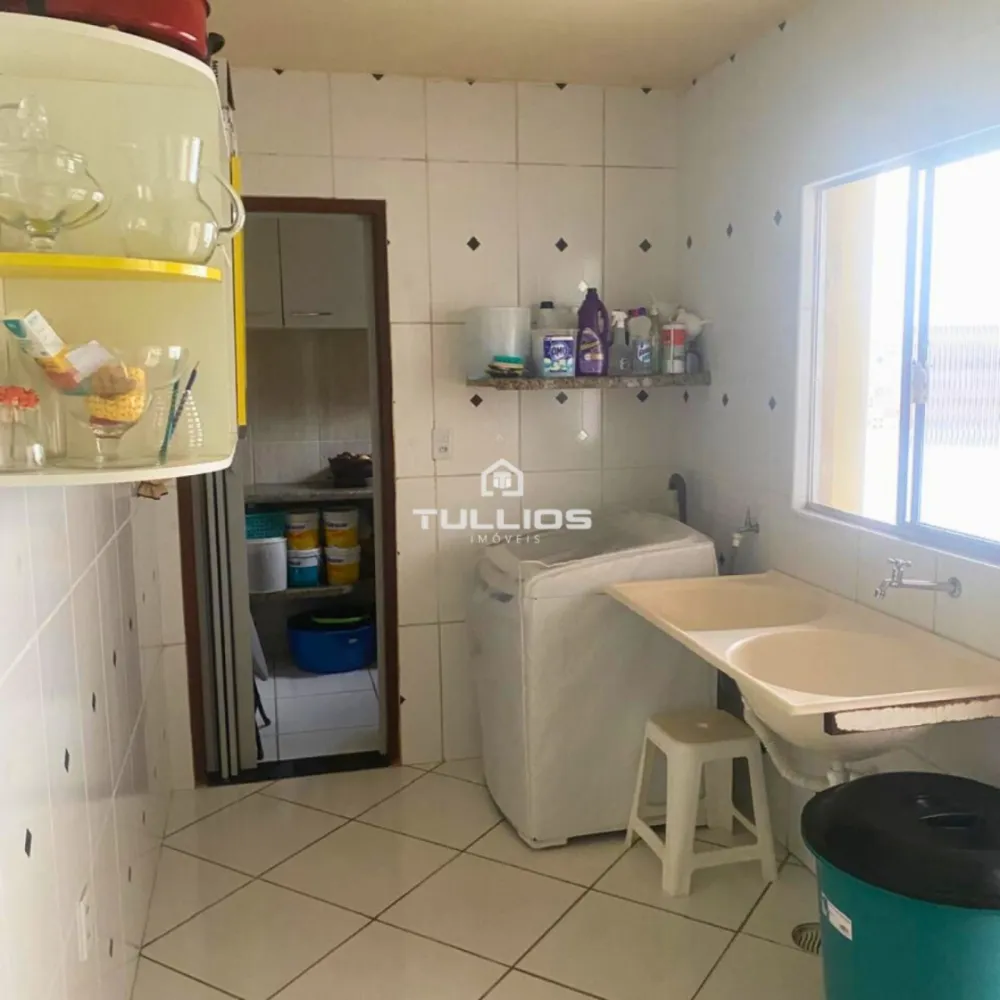 Venda - Casa com 4 quartos (1 suíte) no Planalto Vinhais
