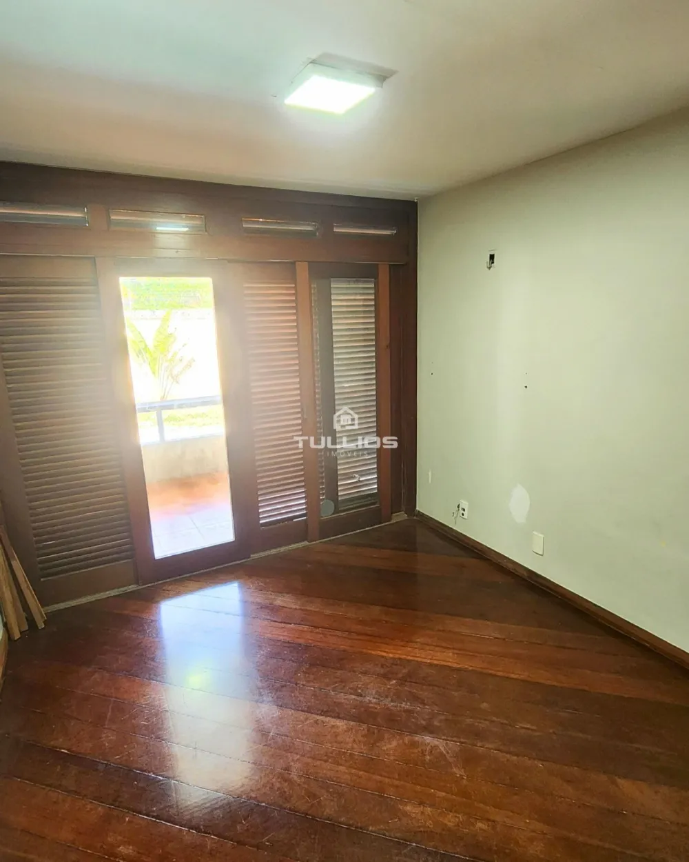 SUA CASA ESTÁ NO CALHAU!