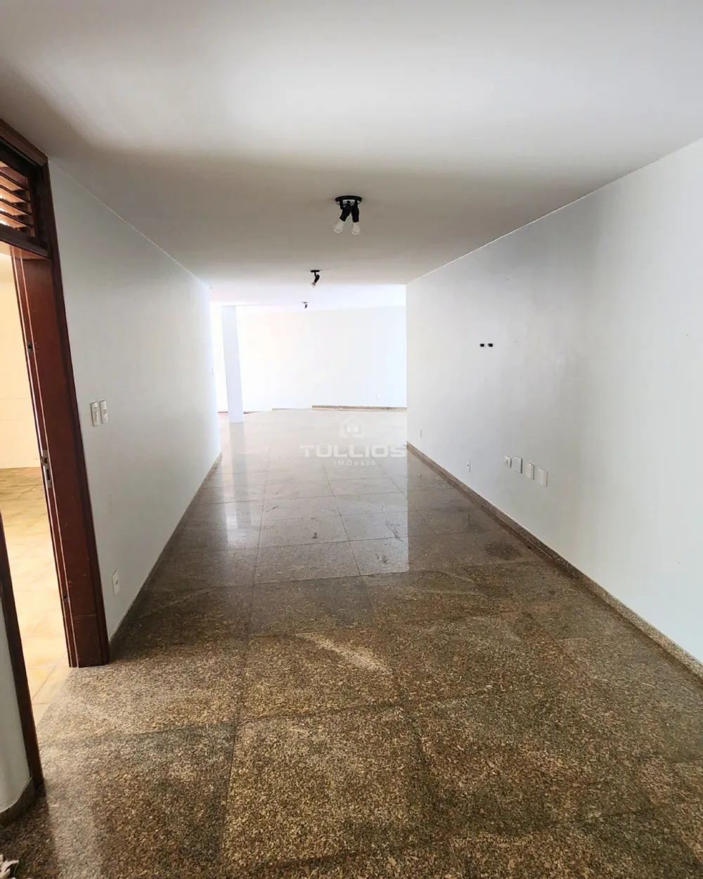 SUA CASA ESTÁ NO CALHAU!