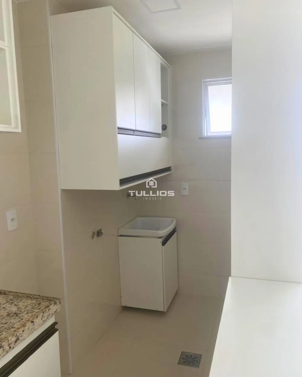 Excelente apartamento à venda na Av. dos Holandeses: