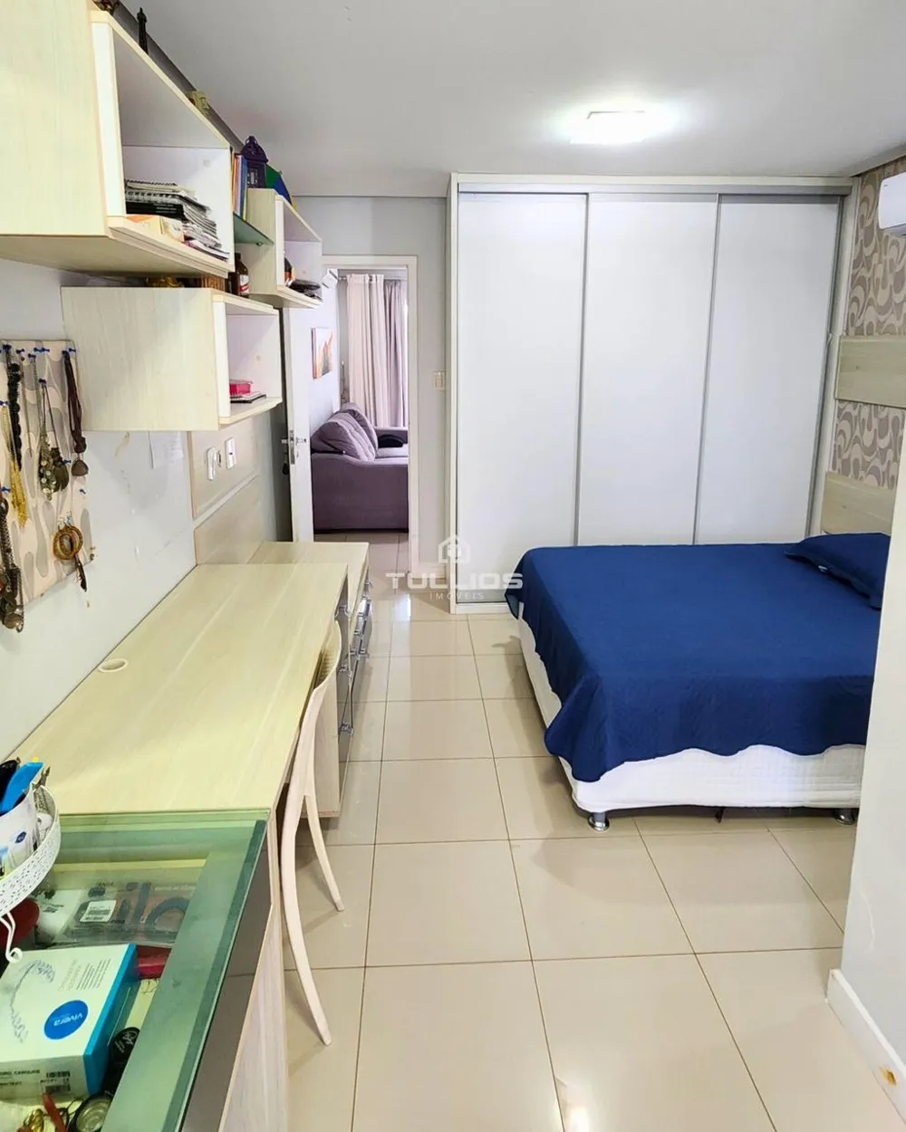 Apartamento na Ponta do Farol, com localização privilegiada e um padrão de conforto que impressiona.