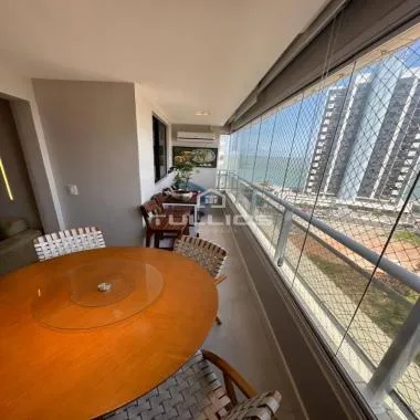 Venda - Apartamento com 3 suítes na Ponta do Farol