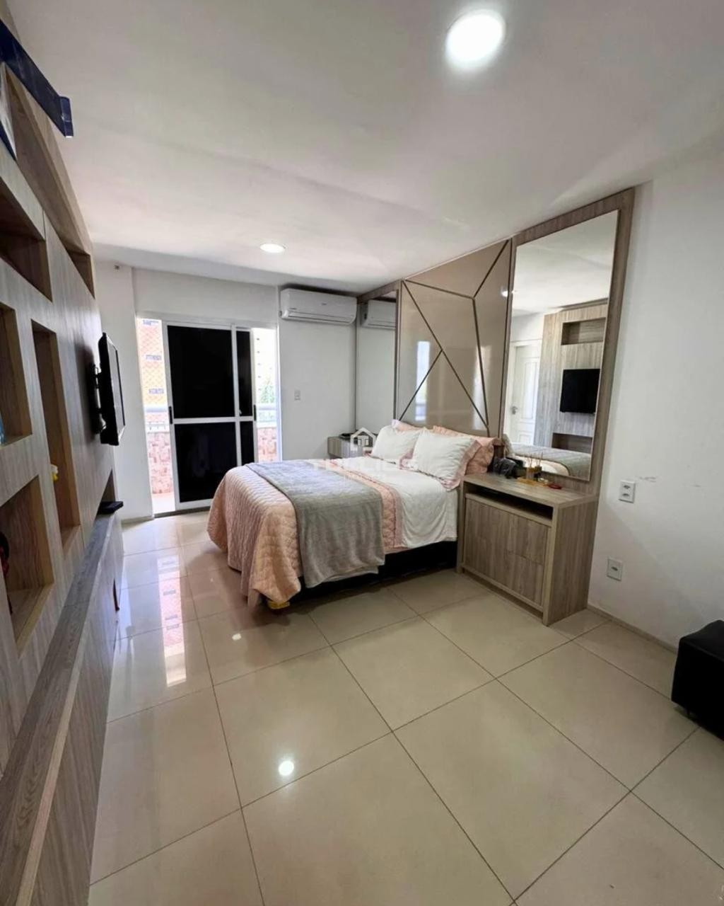 Apartamento disponível no Francisco Neves Regalas 