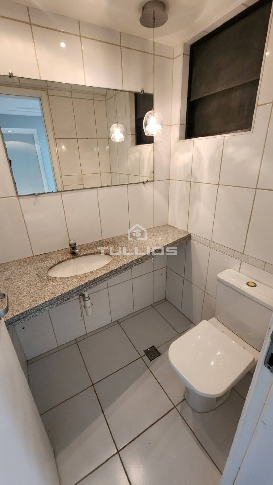Venda - Apartamento com 4 suítes no Ponta D´Areia