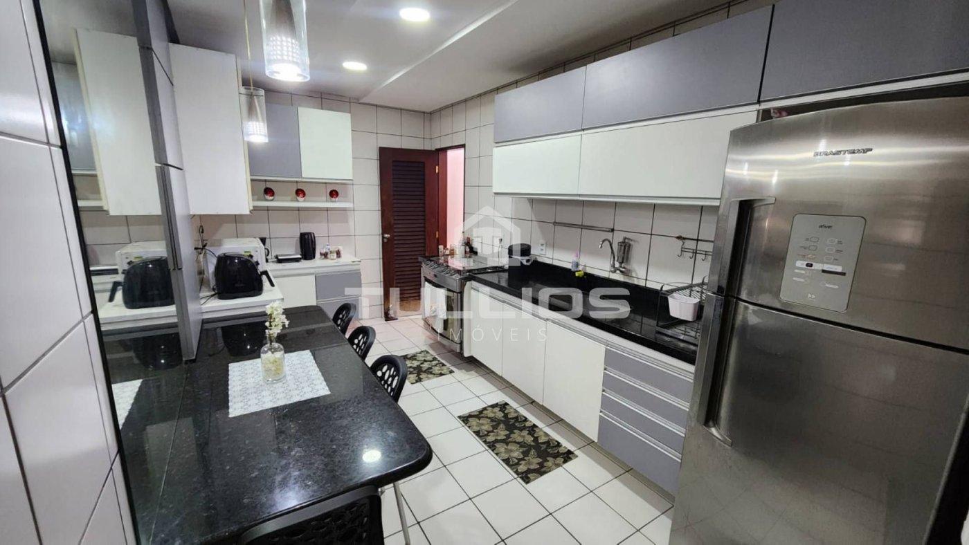 VENDA - Casa com 3 quartos no COHAJAP