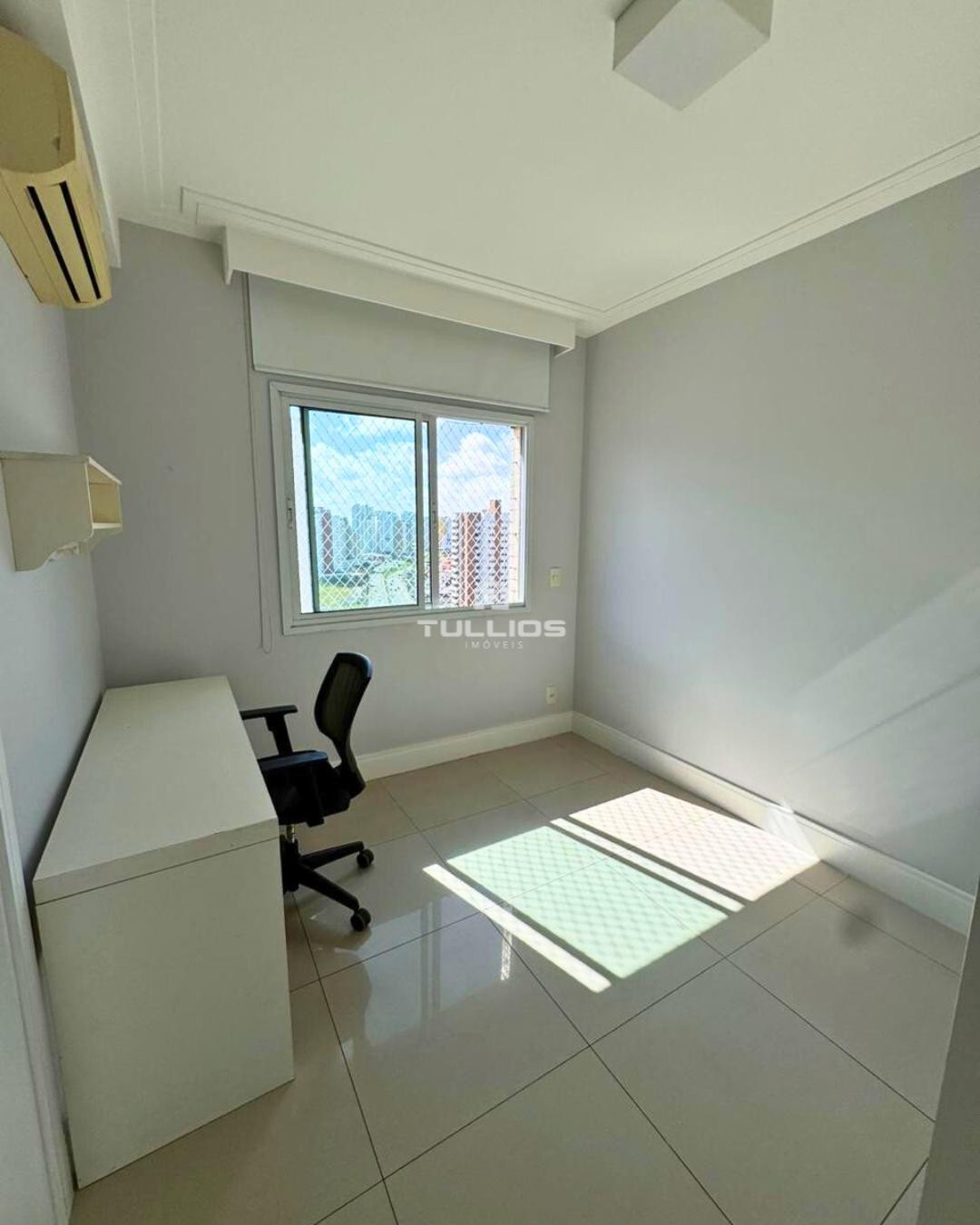 Apartamento à venda no Farol da Ilha – Vista deslumbrante, conforto e elegância em cada ambiente!