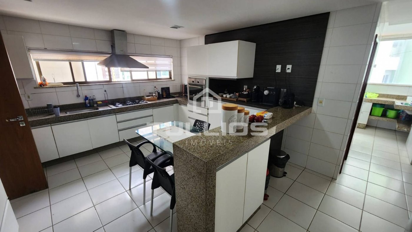 Apartamento à venda com 4 Suítes na Ponta do Farol