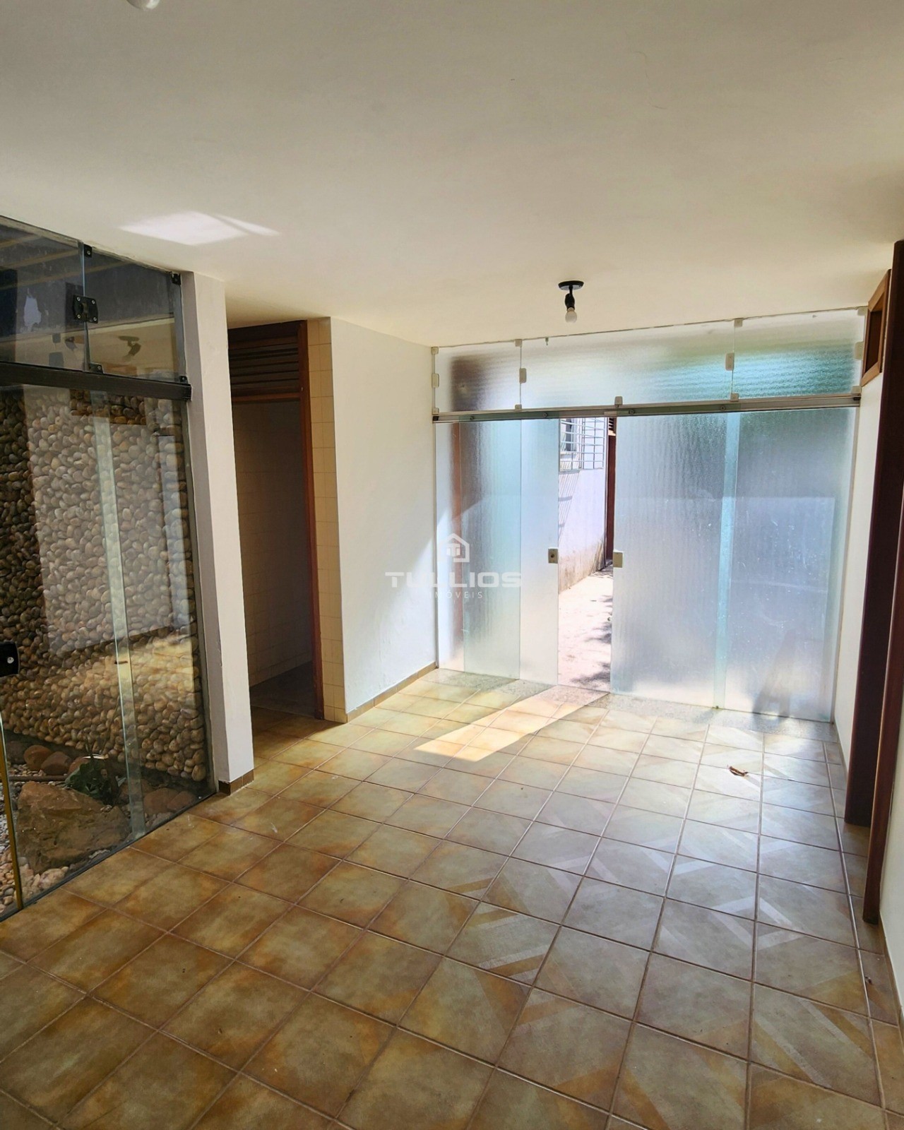 SUA CASA ESTÁ NO CALHAU!