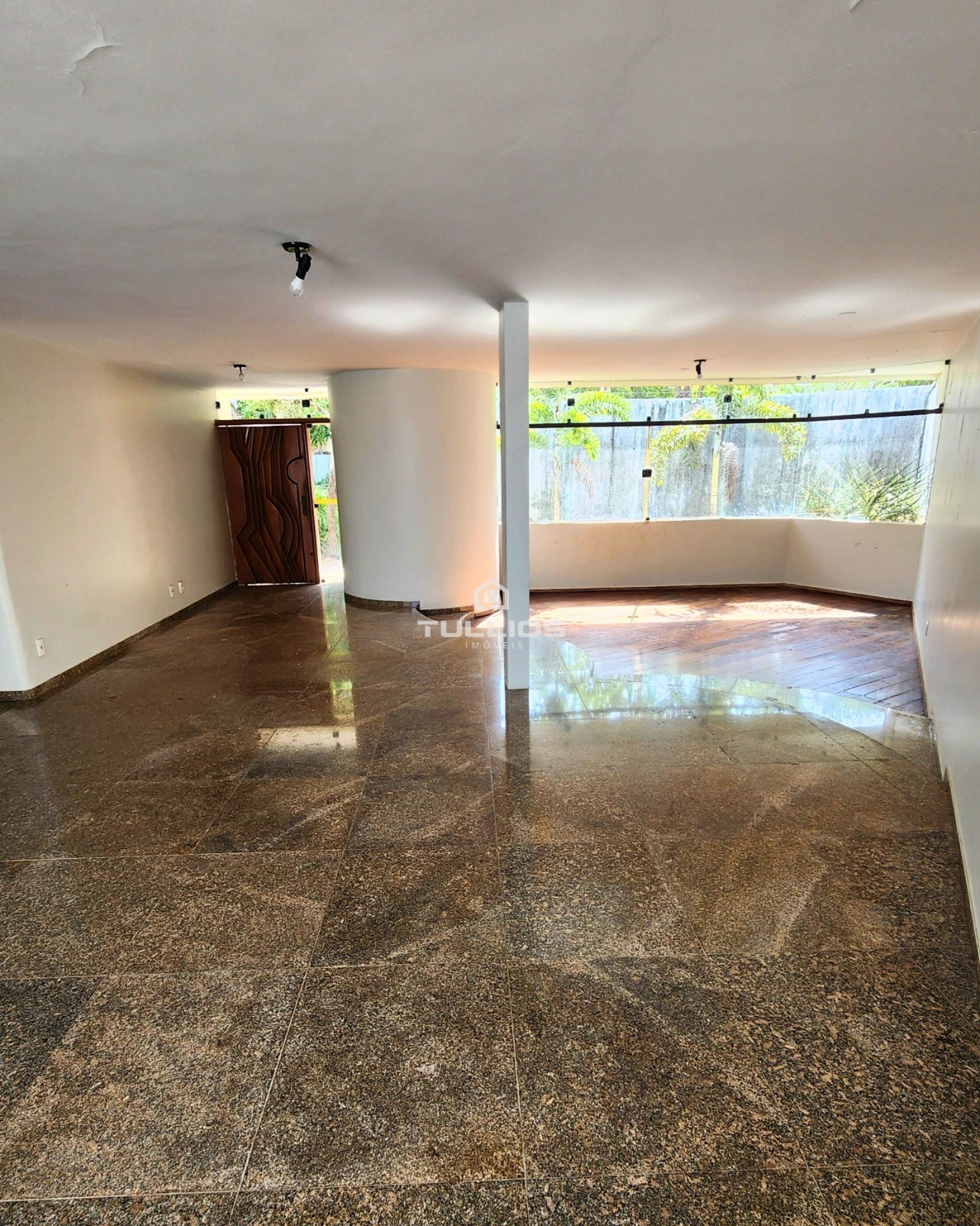 SUA CASA ESTÁ NO CALHAU!