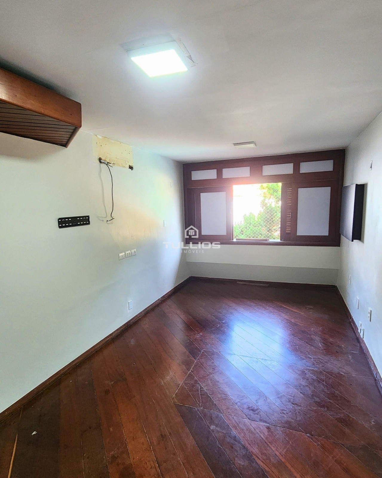 SUA CASA ESTÁ NO CALHAU!