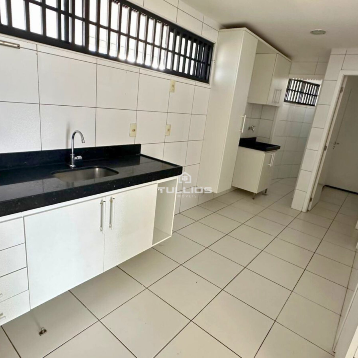 Venda - Apartamento com 3 quartos (1 síte) na Ponta do Farol