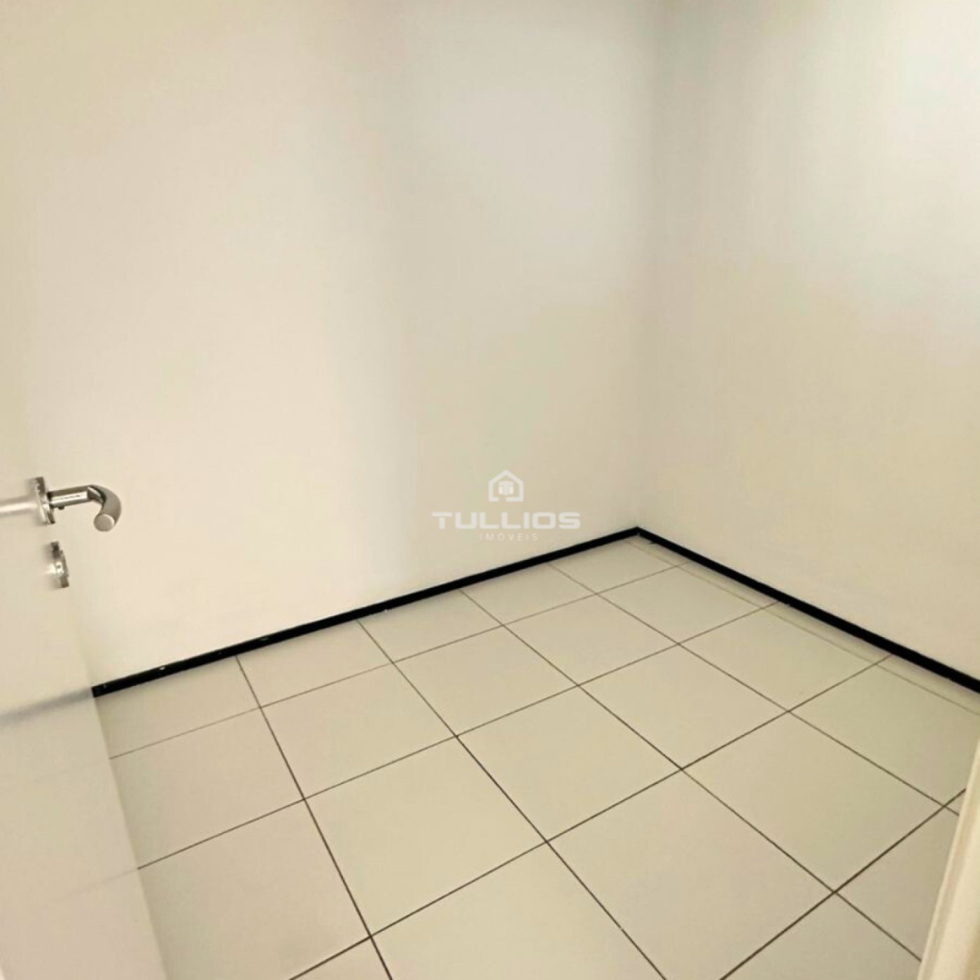 Venda - Apartamento com 3 quartos (1 síte) na Ponta do Farol