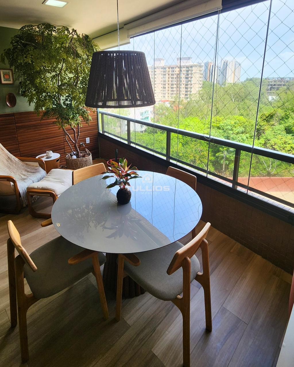 ALTO PADRÃO • ESPAÇO • SOFISTICAÇÃO