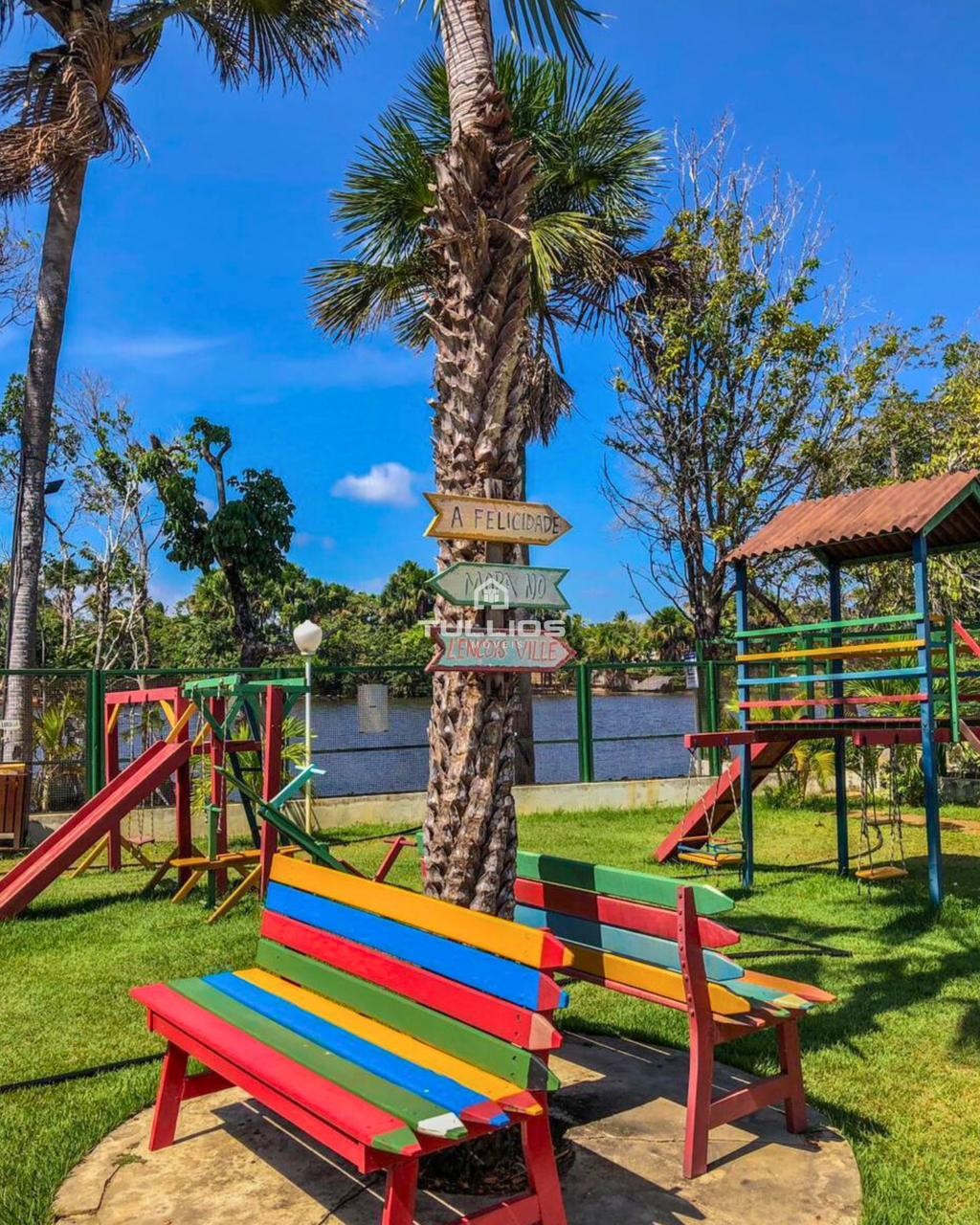 Barreirinhas | Casa Duplex em Condomínio | Porteira Fechada