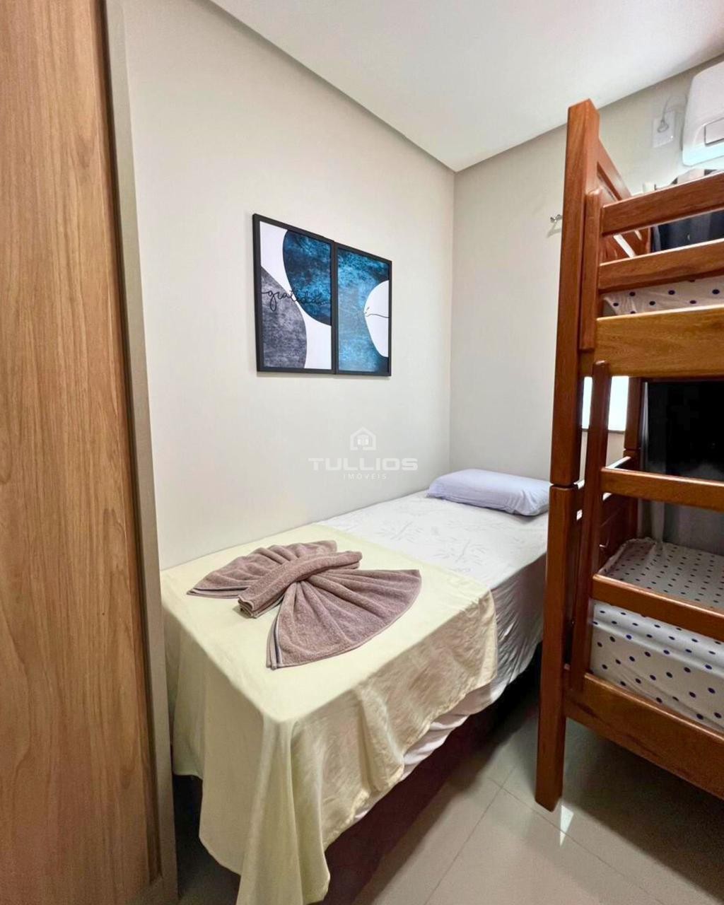 Barreirinhas | Casa Duplex em Condomínio | Porteira Fechada