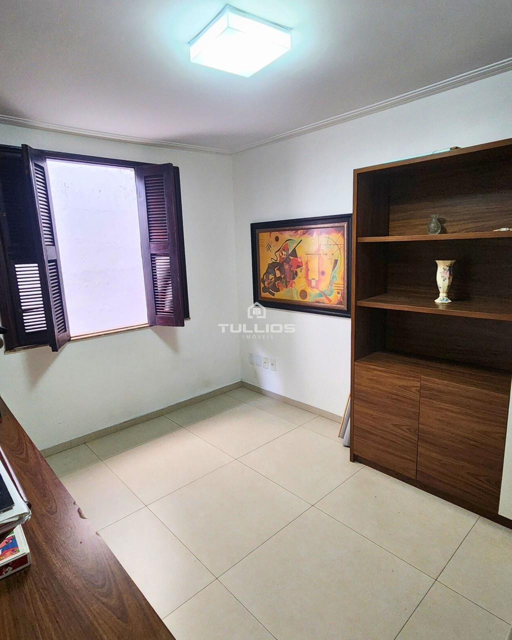 VENDE-SE | CASA NO SÃO FRANCISCO