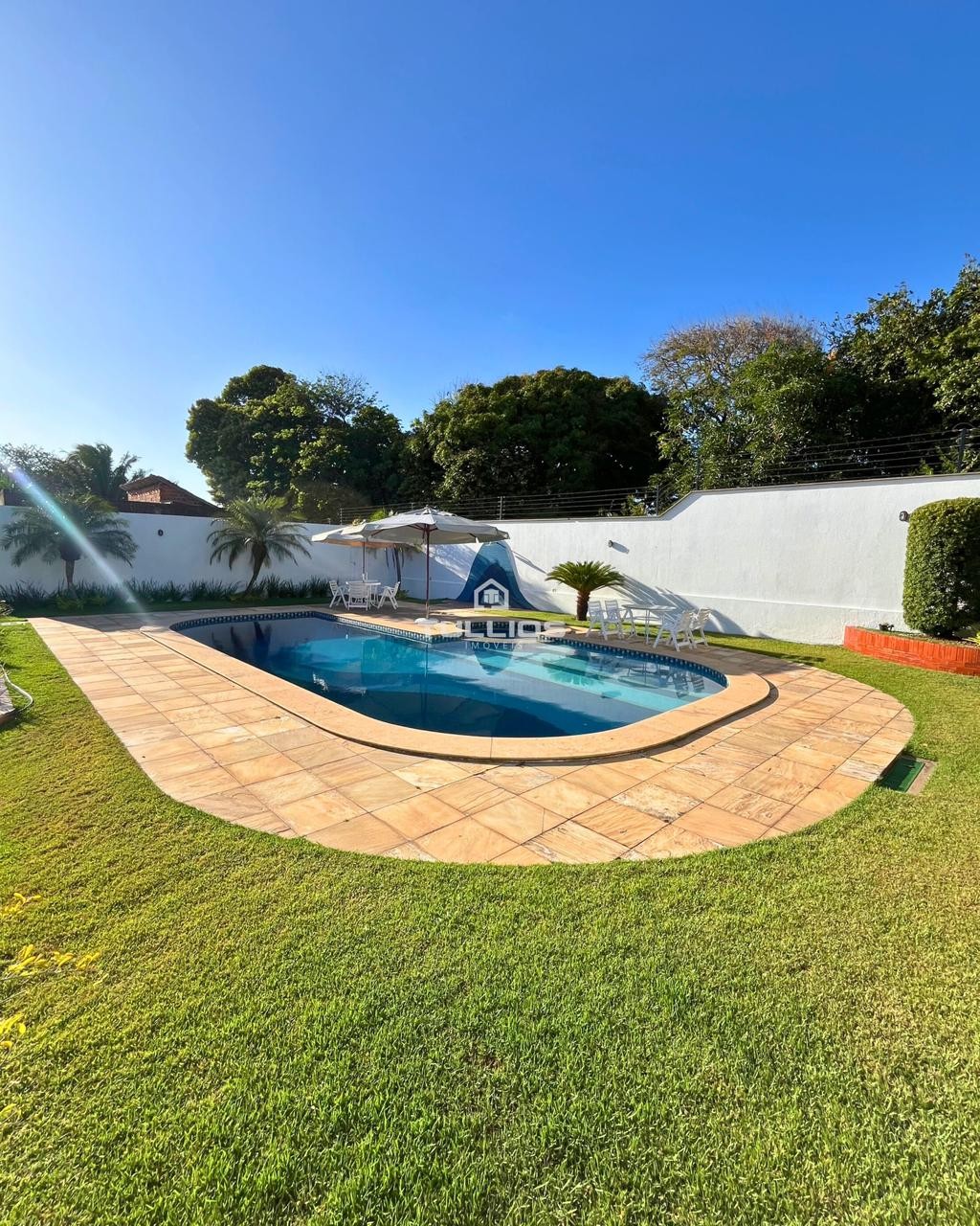 Belíssima casa no Olho D’Água — espaço, privacidade e localização privilegiada.