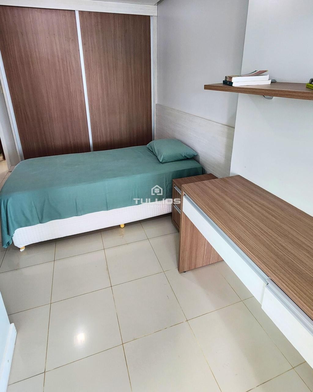 Apartamento na Ponta do Farol, com localização privilegiada e um padrão de conforto que impressiona.