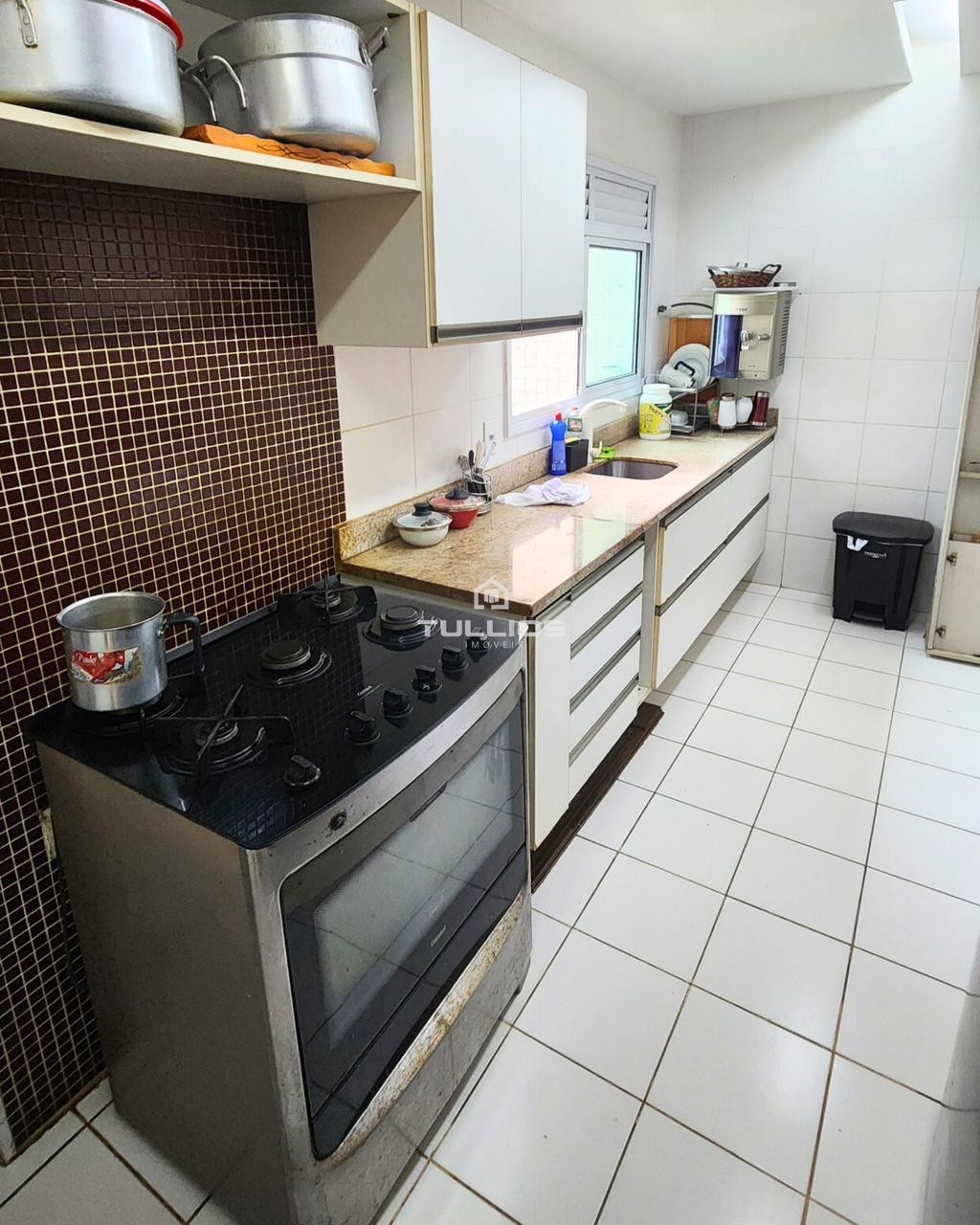 Vista de tirar o fôlego, andar alto e o padrão de conforto que você procura, na Ponta da Areia: