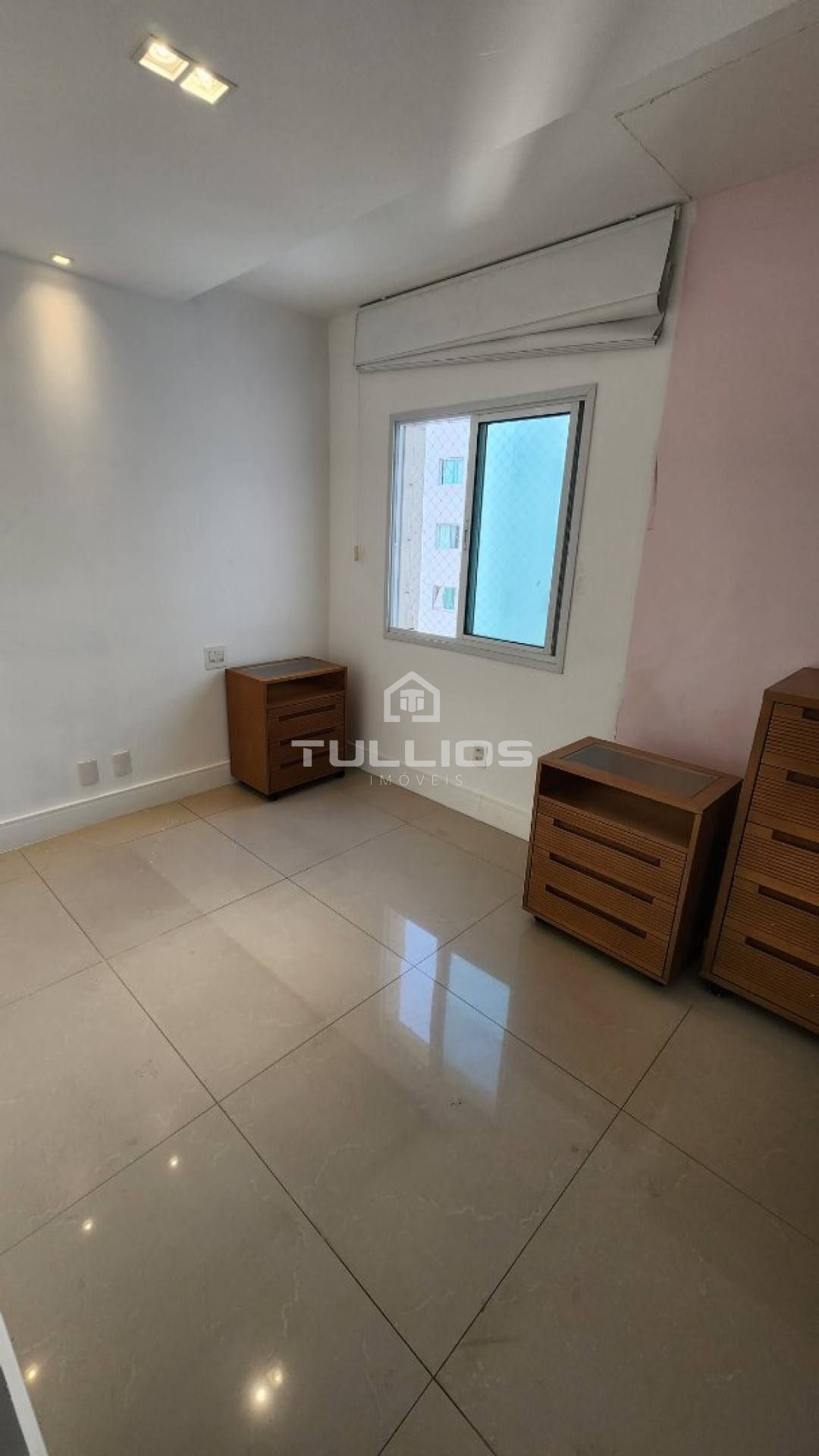 Venda - Apartamento com 3 suítes no Farol da Ilha, Ponta D´Areia