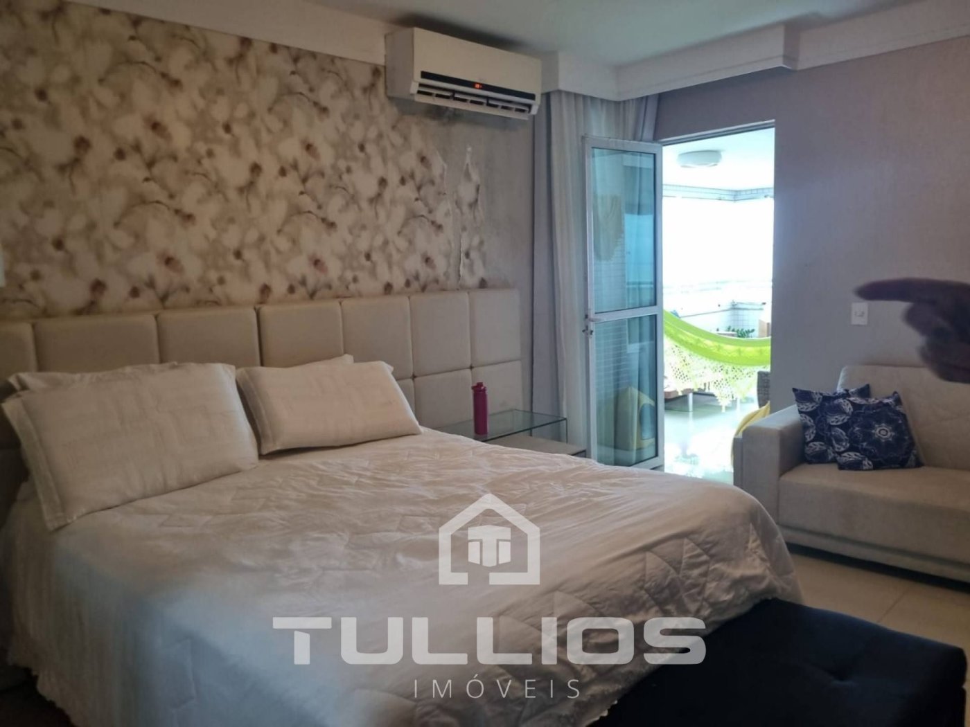 Viva com Luxo e Conforto à Beira-Mar: Apartamento de 299m² na Ponta D´Farol