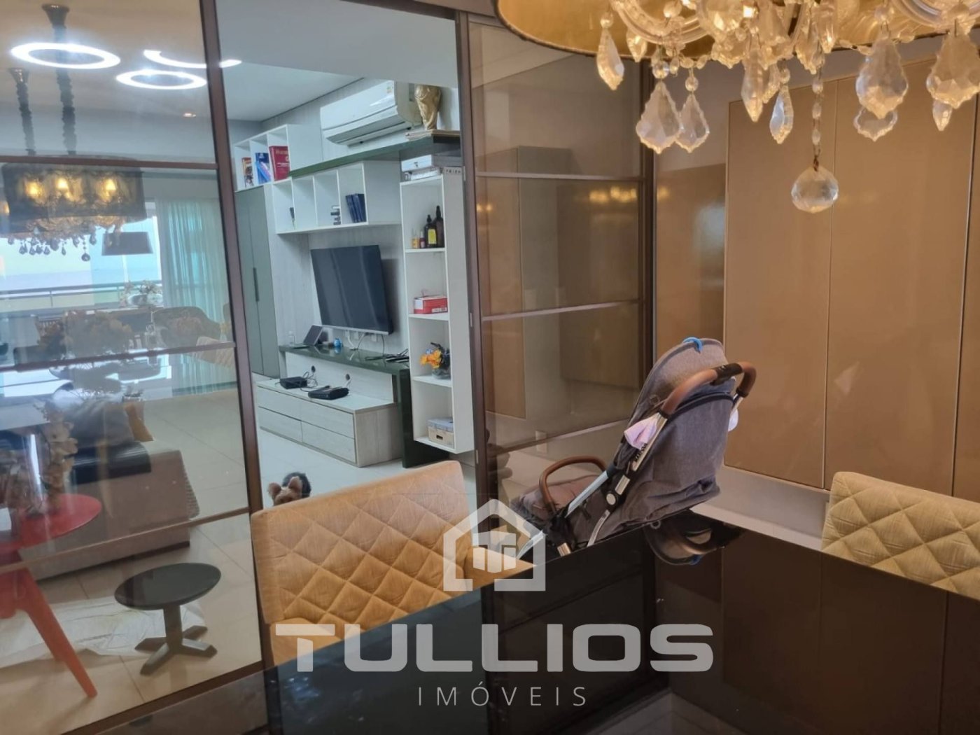 Viva com Luxo e Conforto à Beira-Mar: Apartamento de 299m² na Ponta D´Farol