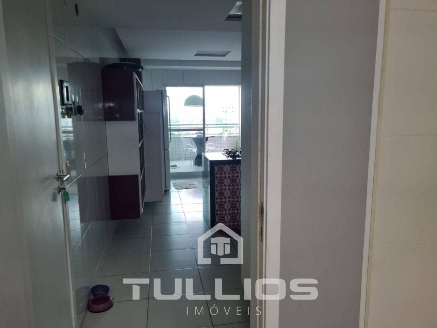 Viva com Luxo e Conforto à Beira-Mar: Apartamento de 299m² na Ponta D´Farol