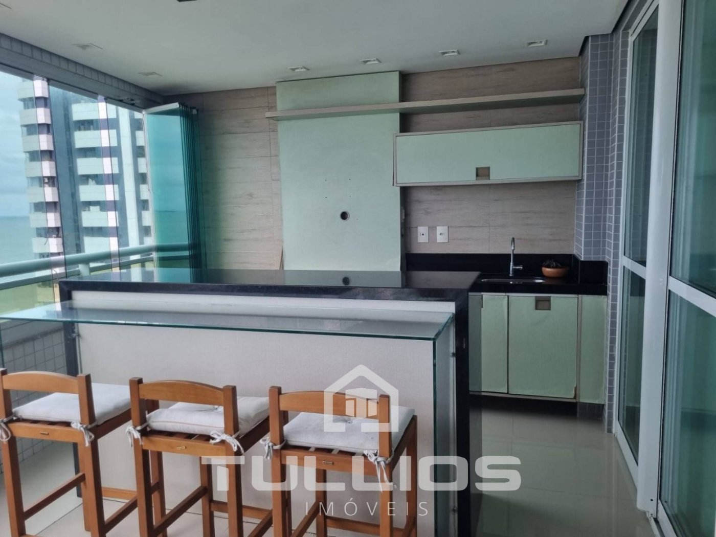Viva com Luxo e Conforto à Beira-Mar: Apartamento de 299m² na Ponta D´Farol